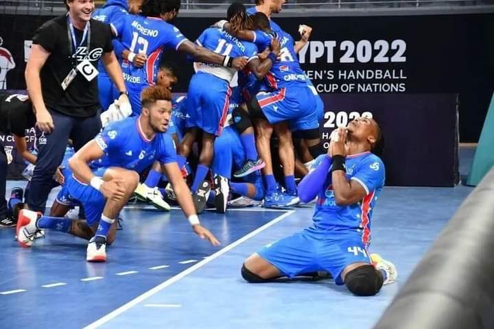 CV vence Angola e qualifica-se  para o mundial